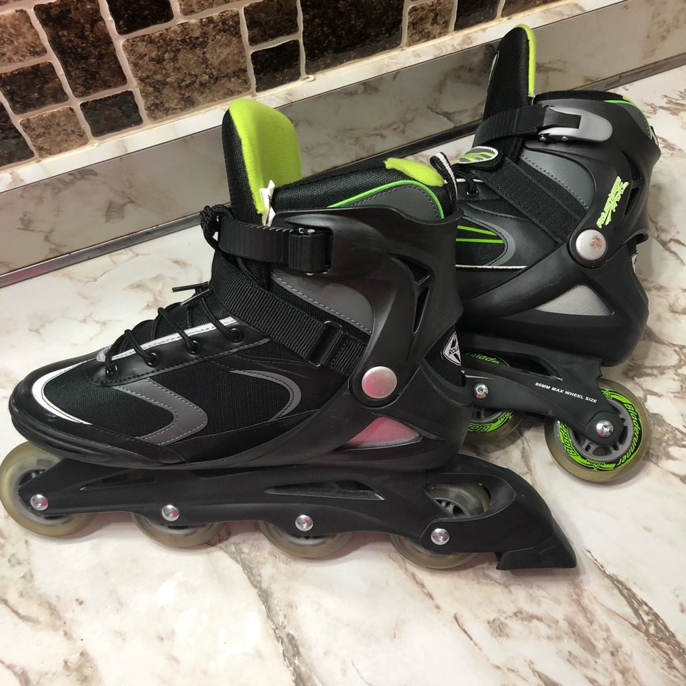 Unisex Rollerblades/ Women Size 11- Men Size 9